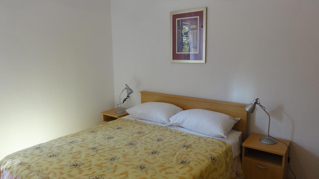 Studio Apartments With Terrace Near Sea - Angela'S Apartments Zadar Habitación foto